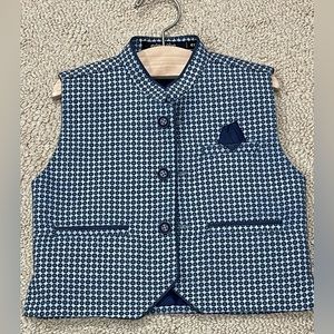 Kids Vest - size 4Y